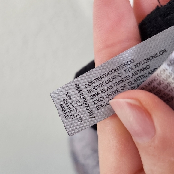 Dr. Rey's Snakeskin Shape Wear 36B - Picture 6 of 9